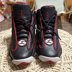 Jordan Pro Strong Men's Size 8.5 Black/University Red-White